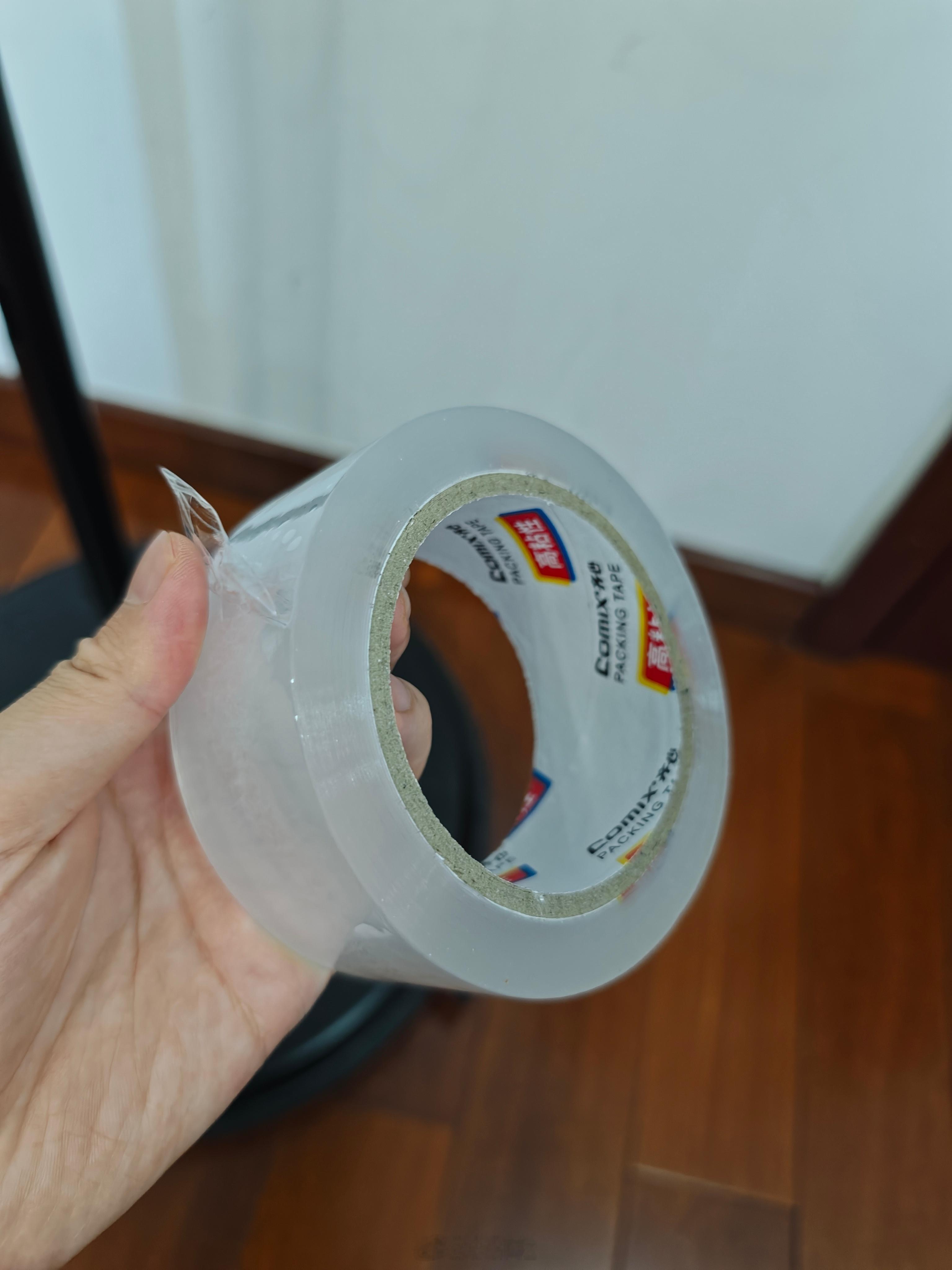 哎，还是不能贪便宜啊。三块一卷的胶带纸比垃圾袋还要薄[怒][怒][怒][怒] (