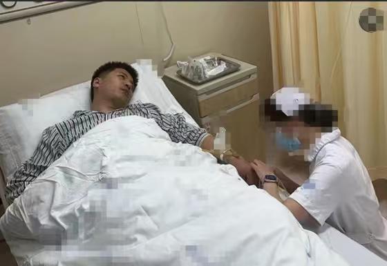 张雪峰，到底是不是意外？

今天大家讨论最多的就是张雪峰的事情，铺天盖地的消息里