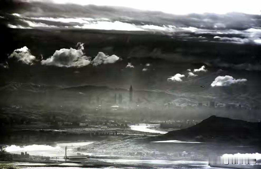 引全球关注的中国军演，“正义使命—2025”围岛演习，表明中国统一陡然驶入快车道