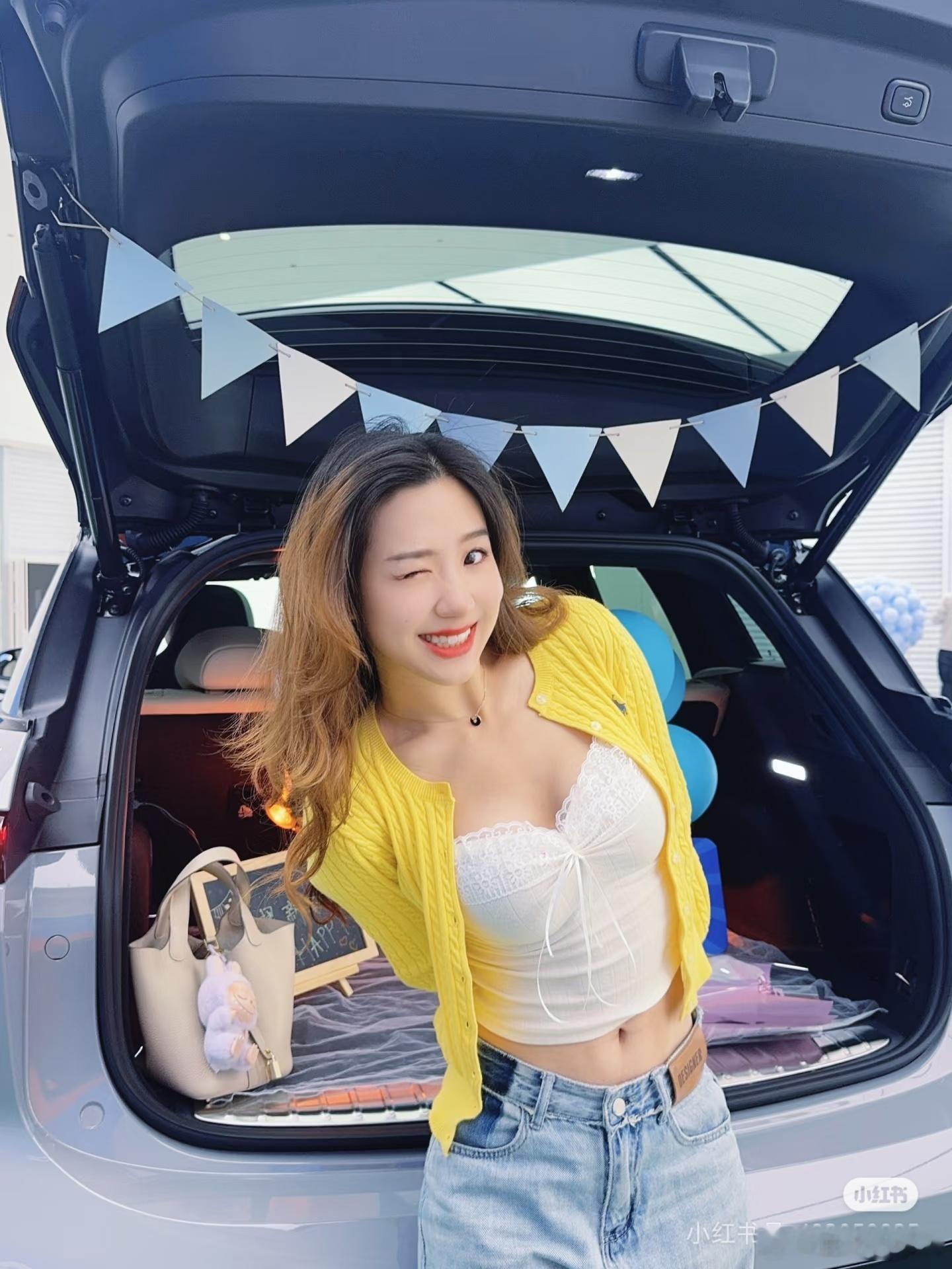 第二辆蔚来啦，复购提车！🚗hi nomi第二辆还是选择了ES6，露营滑雪户外真