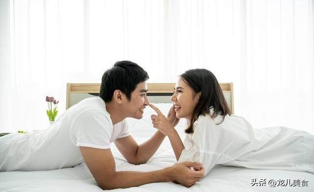 女性一周几次性生活比较好？同房中4个小细节，最后一个经常忽略
 
关于夫妻亲密相