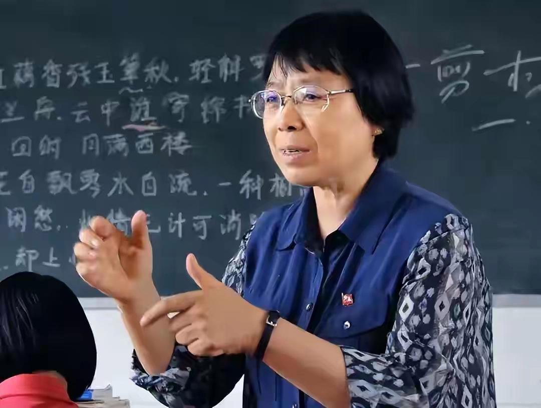 张桂梅女高再传喜讯！
百名山里姑娘全部考上大学！[赞][赞]
​​查分那一刻，全