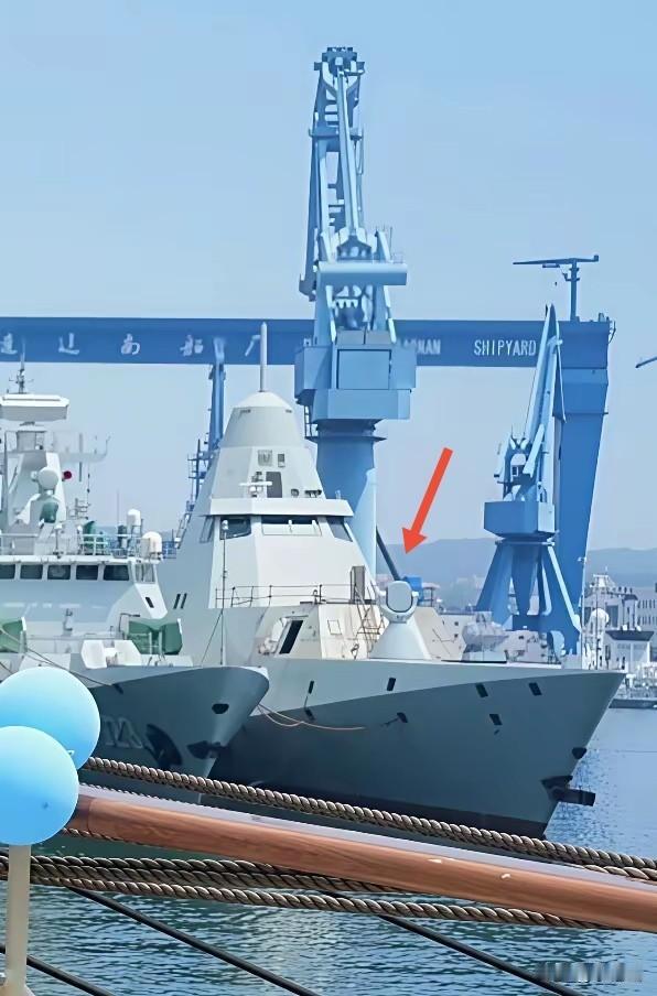 被誉为“东方维斯比”的辽南海上综合试验平台，又有了新变化。原来的隐身高速舰炮已被