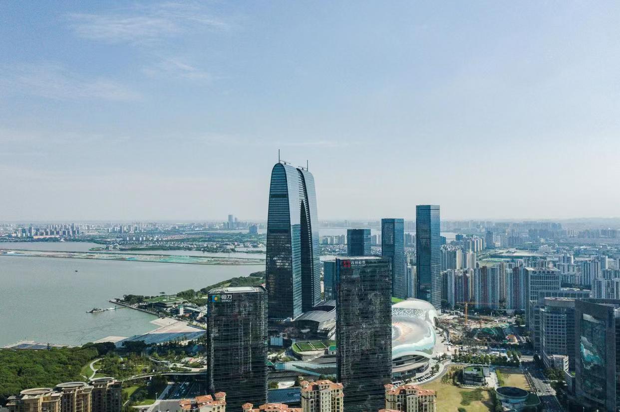 深圳刚刚“过线”，中国工业版图上的下一个里程碑已然清晰可见。1月4日，苏州的新年