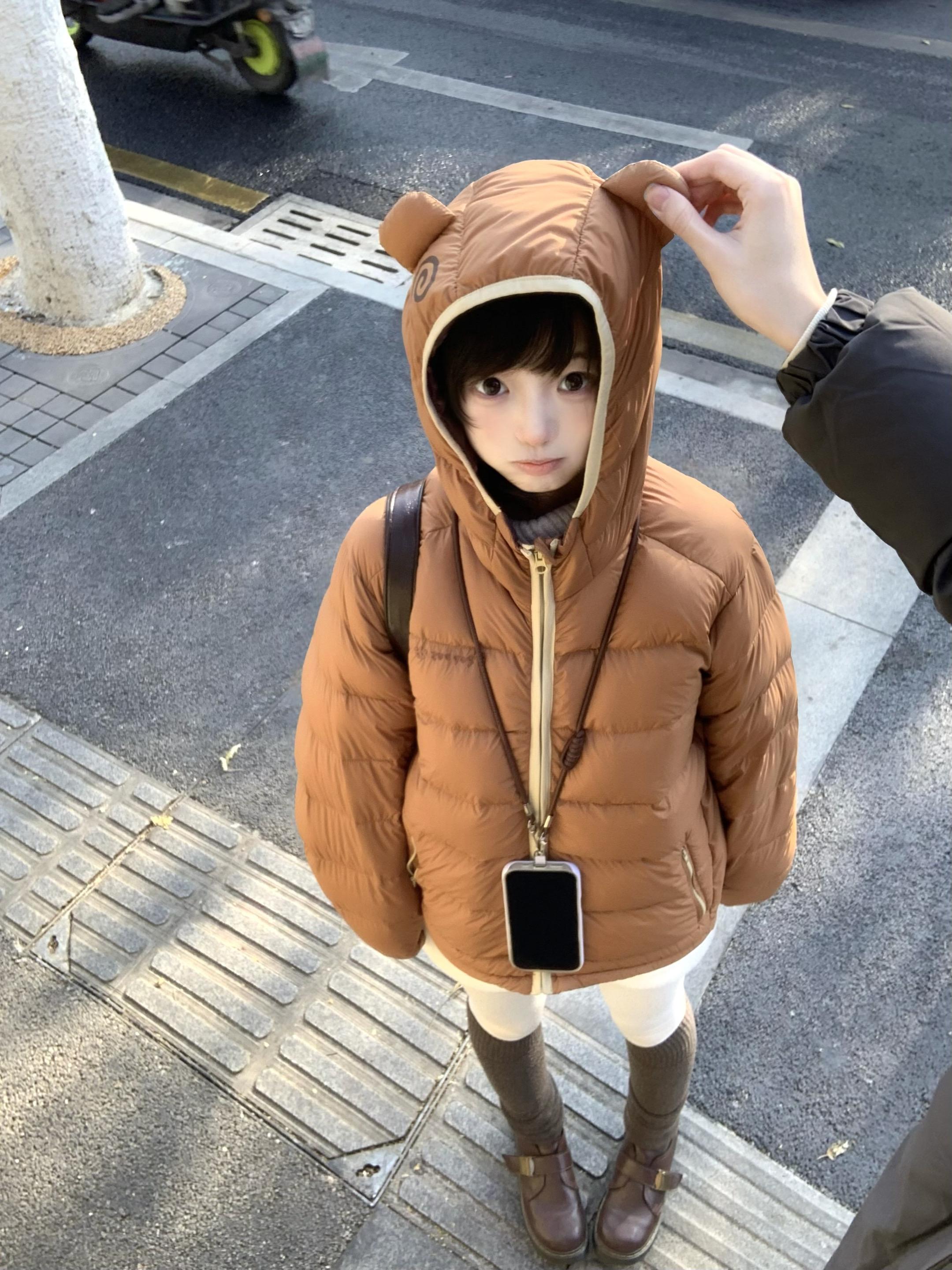 抓住一只野生小熊🐻。
