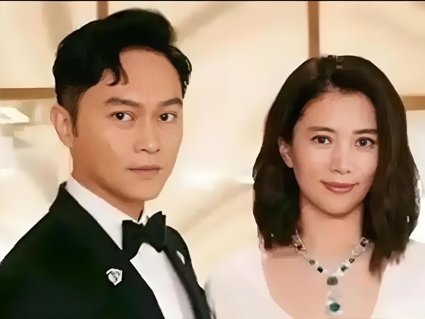 当年，张智霖和袁咏仪结婚前，张智霖突然接到罗兆辉电话，罗兆辉说：“我曾...