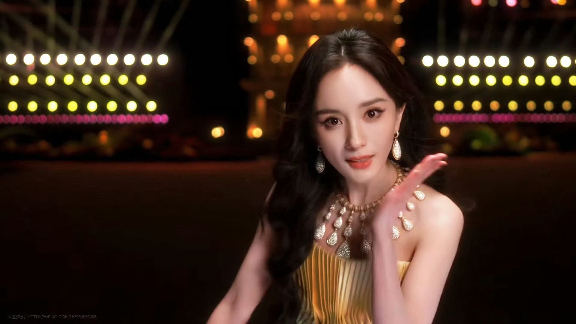 VOGUE盛典红毯接住杨幂的飞吻了 ​​​
