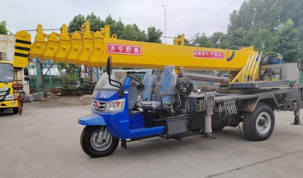这算是三蹦子？？？还是算作正经八百的工程机械啊？？？