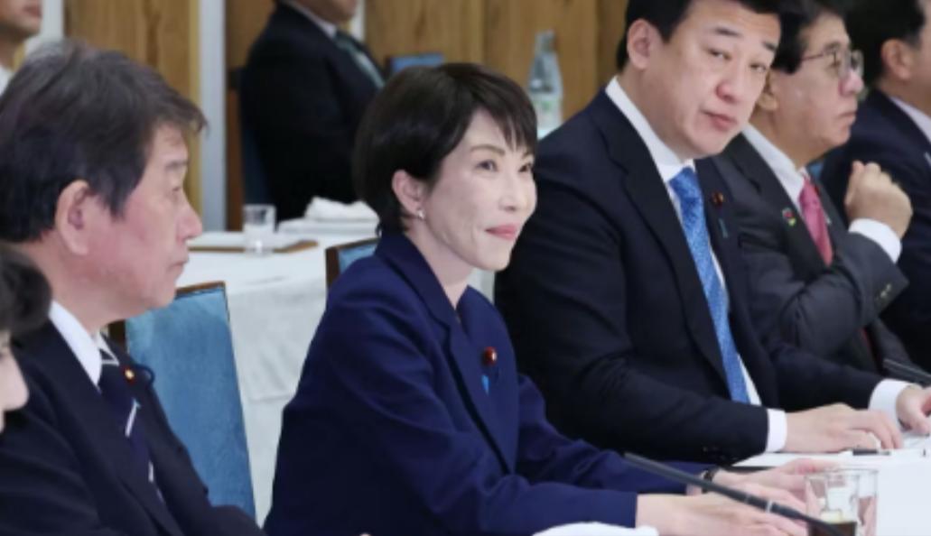 日本是真想跟中国聊聊了，但是中国现在是真的不愿意搭理日本了。
 
其实中国制裁日