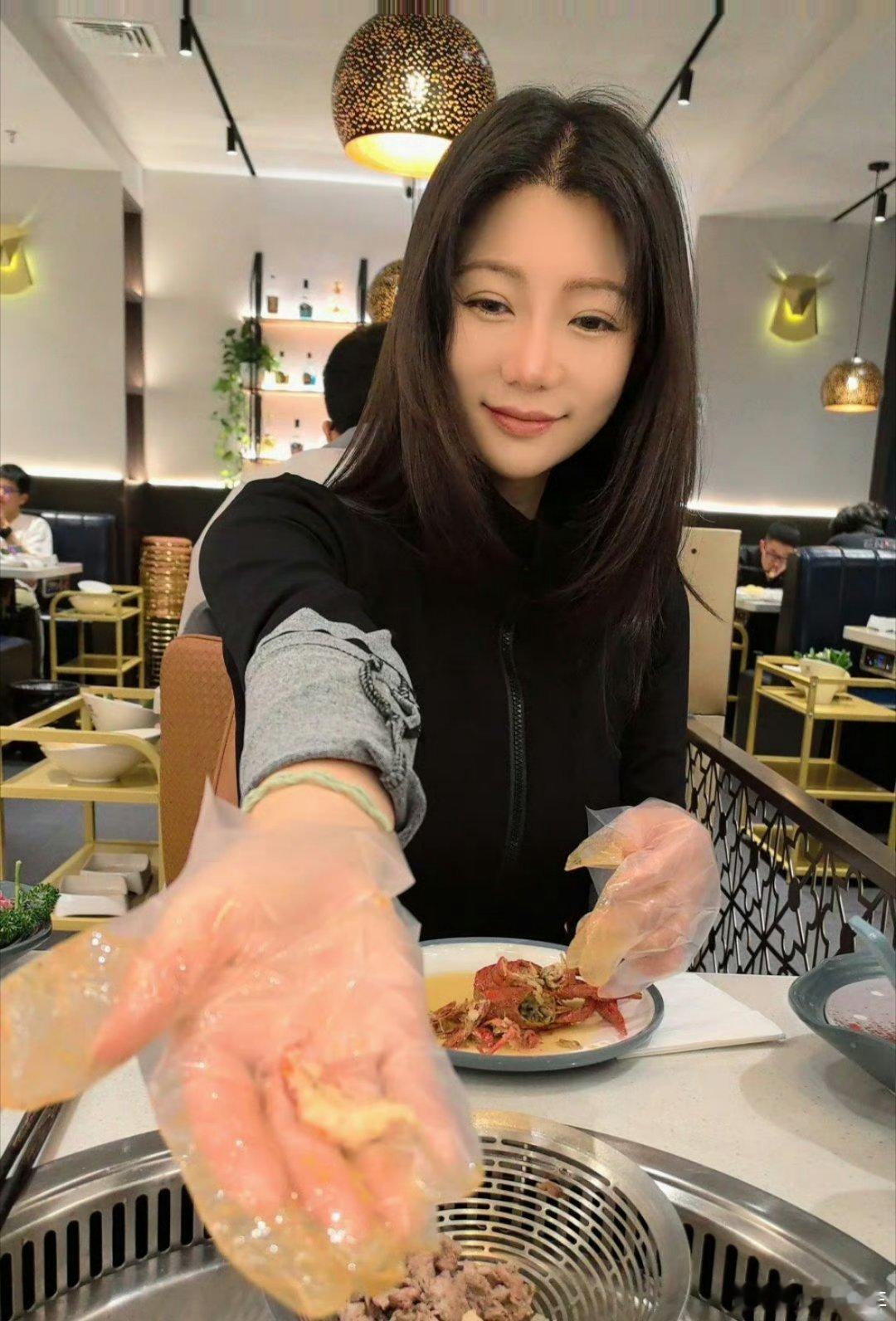 小龙虾价格暴降近50%今年你们吃小龙虾了吗？ ​​​