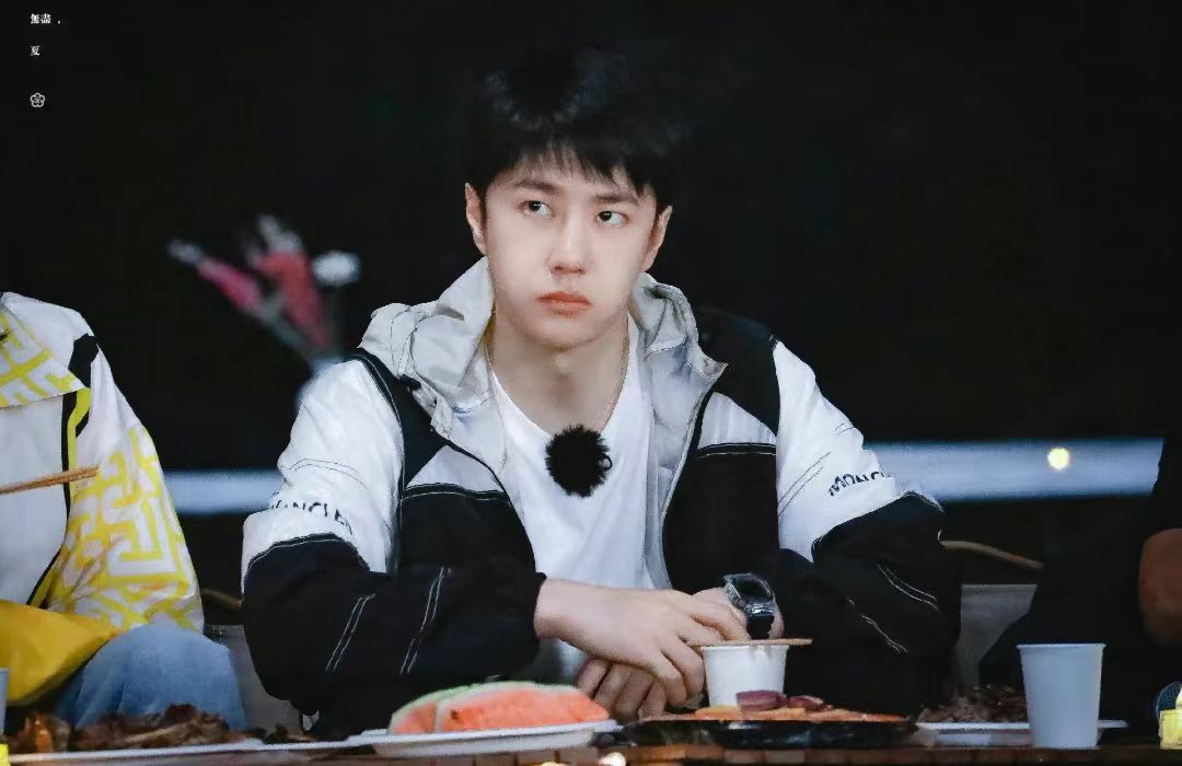 博君一肖  这个小朋友👦，是我喜欢的人💚我只愿他健康无忧，活的轻松。 