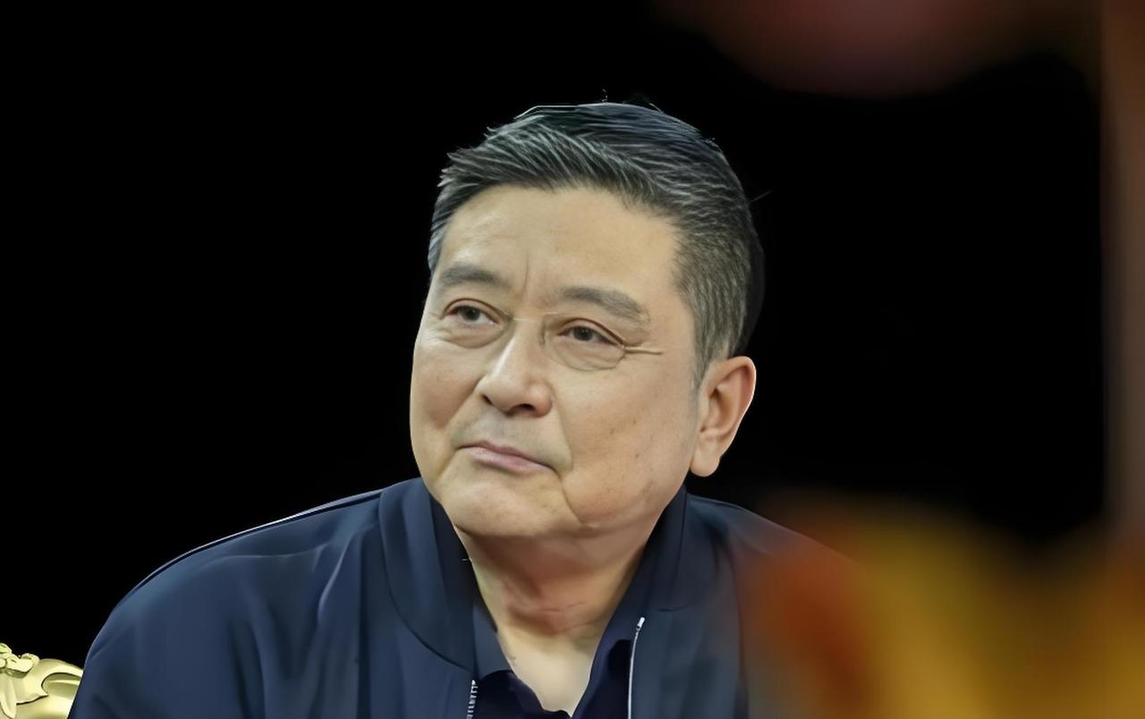 当年红透全国的北影厂“第一美男”卢君，时隔多年做客节目再度亮相。往昔荧幕小生的青