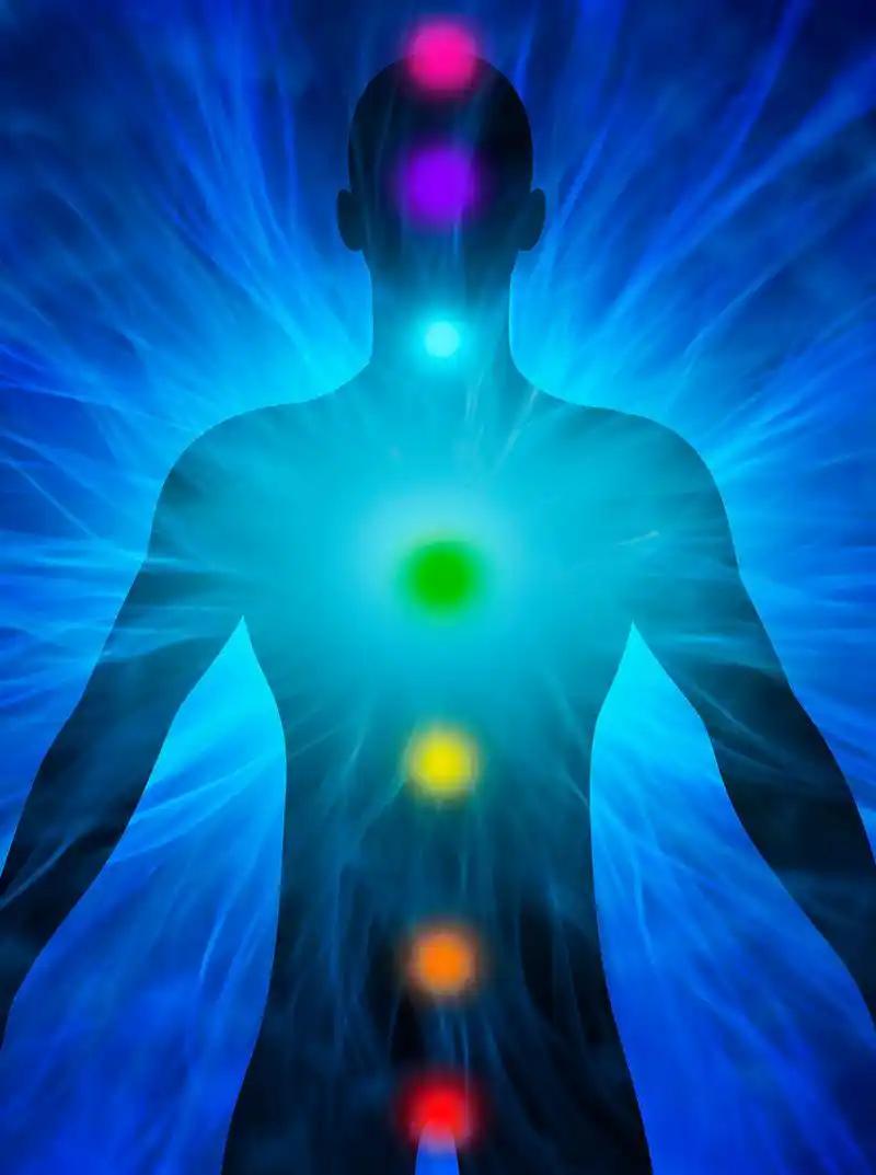 用实验证明的是生理科学，用体感心感证明的是生命科学。中医是把活人当活人治，所以讲