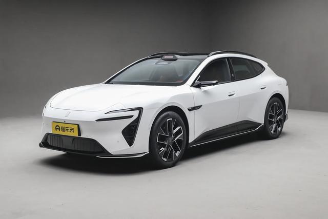 新车｜22.99万元起/顶配三电机，阿维塔 06T预售，将于4月22日上市【来自