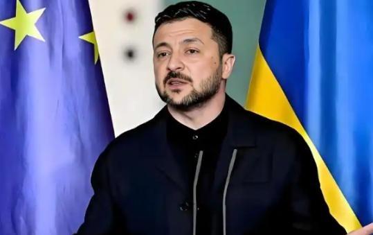 泽连斯基曾多次表态：乌克兰可以认输，甚至乌克兰也可以不加入任何组织，但是乌克兰绝