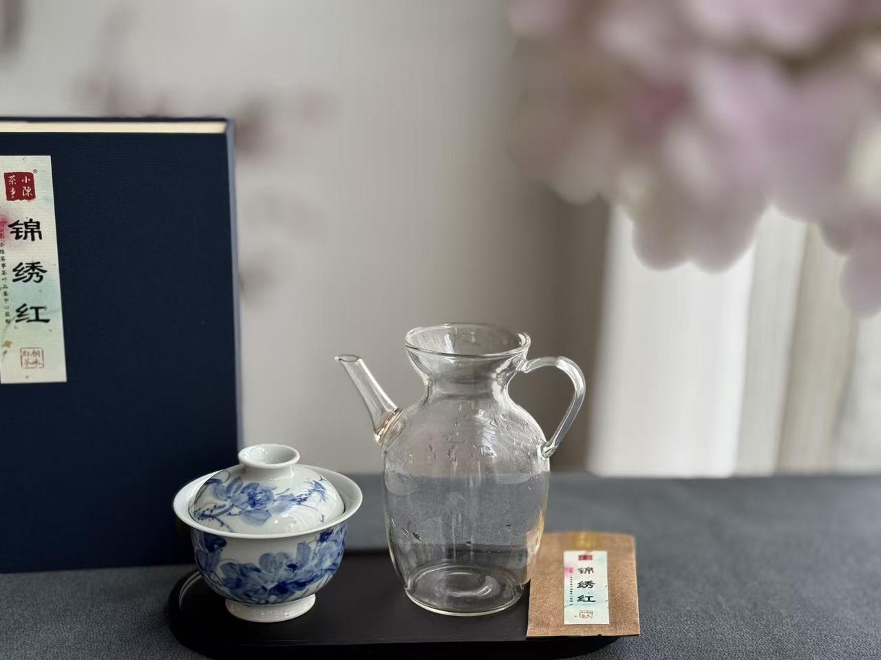 红茶4大误区，很多人在第1个就中招了！
①红茶可以暖胃，但不能养胃。
红茶，在茶