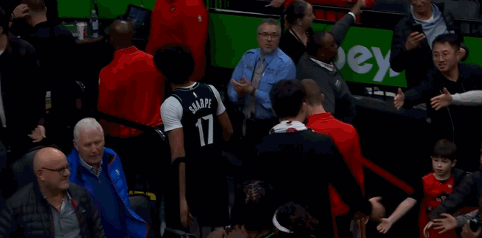 开拓者客场118-121不敌猛龙遭遇3连败。杨瀚森依旧没有获得上场时间，这也是他