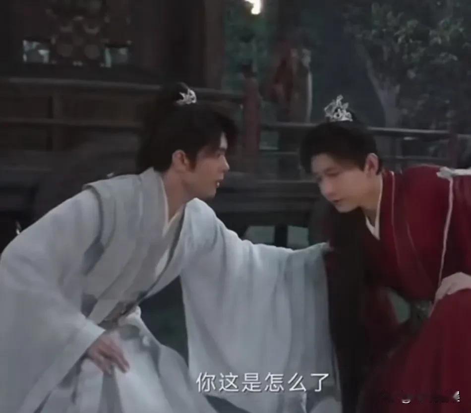 喜欢成毅演的《莲花楼》中的男主李莲花。不仅仅是因为他是快意恩仇的大侠，而是，李莲