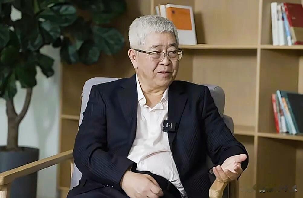 北大教授乔晓春语出惊人：
AI时代，
大学不转型，真没必要读了！

这话一出，评