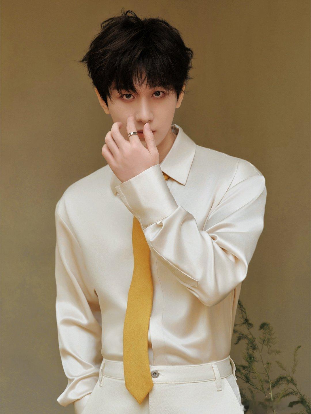 成毅长安二十四计cy成毅谢淮安成毅，你是远方的风景，我是游走的旅人，我翻山越岭长