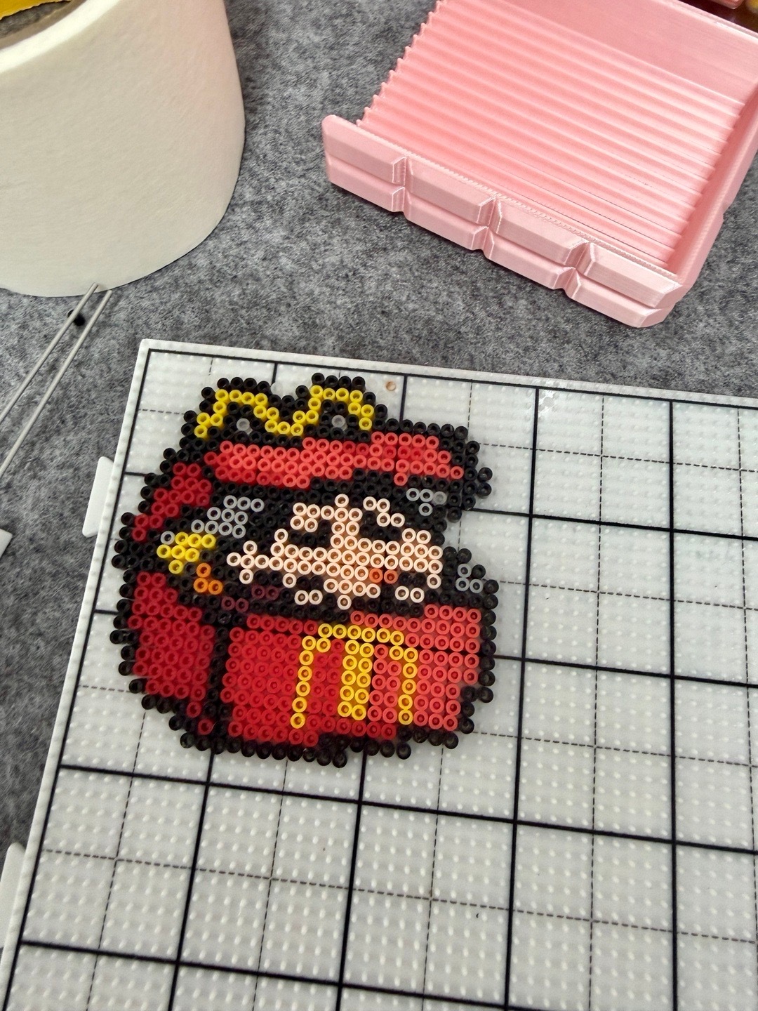 拥有拼豆套装的我就这样5点起床然后勤勤恳恳上班 