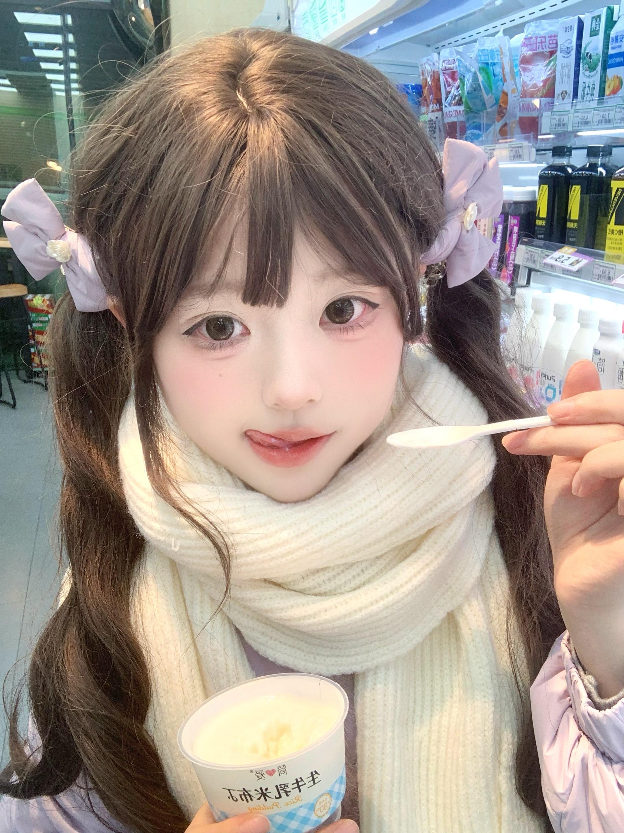 存一些便利店拍照姿势！！✨。家门口的便利店找好角度也可以很出片呀！ 给...