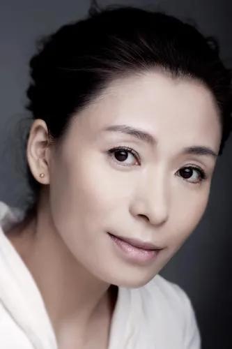 刘丹是一位中国著名的演员，他的表演风格独特，角色塑造饱满，被誉为“表演界的瑰宝”
