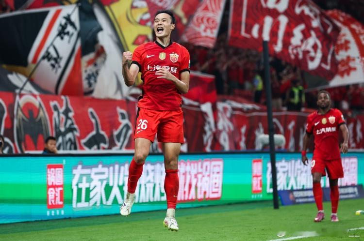 有进步！26岁刘若钒本赛季取得5个进球和6个助攻，进球与助攻数双双刷新个人中超生