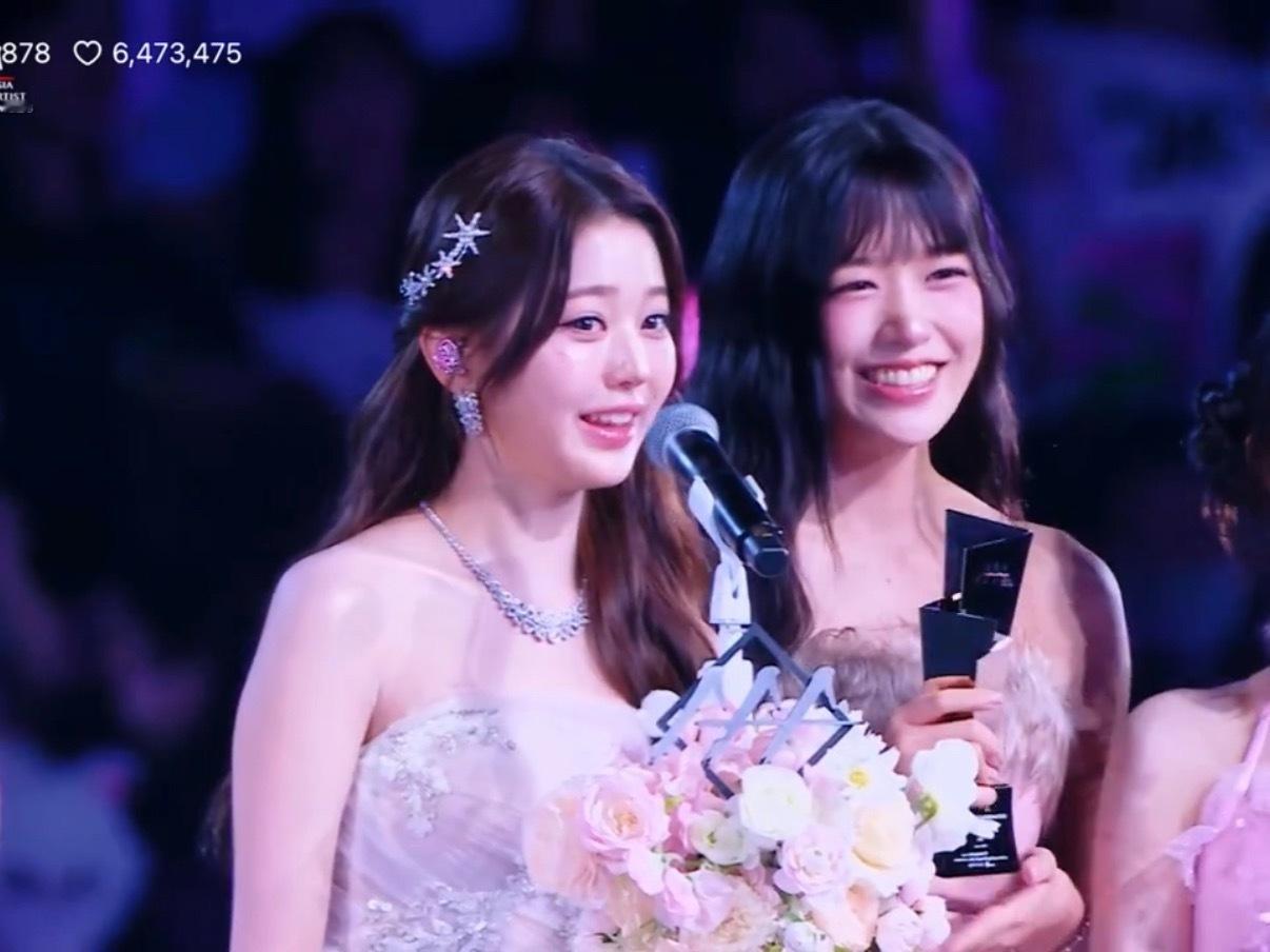 张元英和安宥真两位爱豆脸和演员脸今日同框状态如何？ 