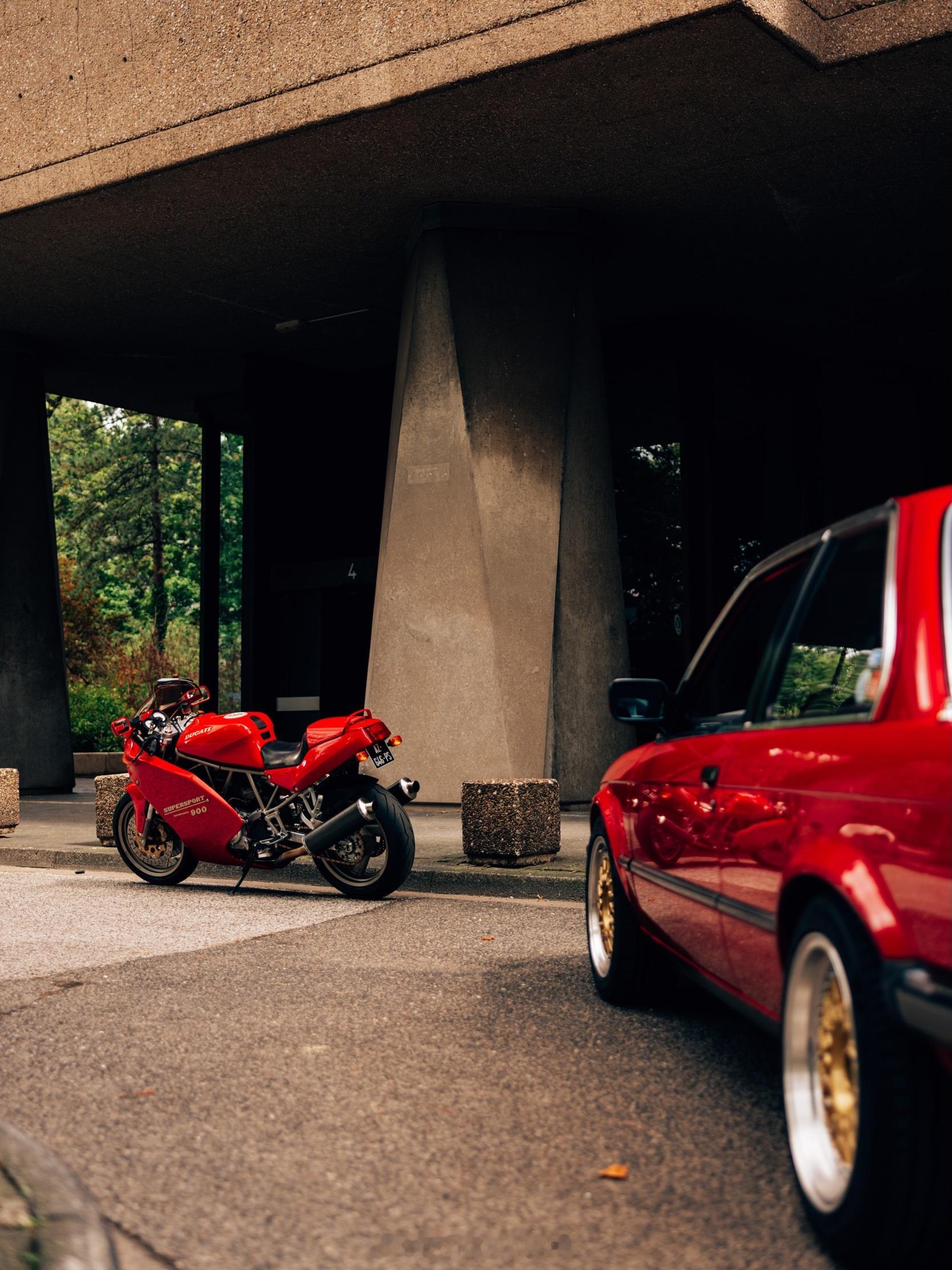 BMWClassic E30 3er Ducati 900ss