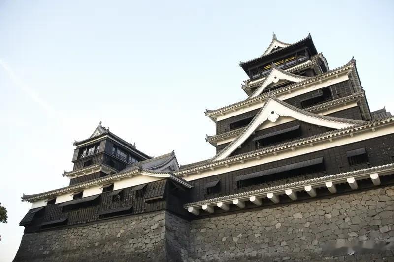 记者用两个非常惨烈形容日本震后现场 记者用俩“非常惨烈”形容日本震后现场
当地时