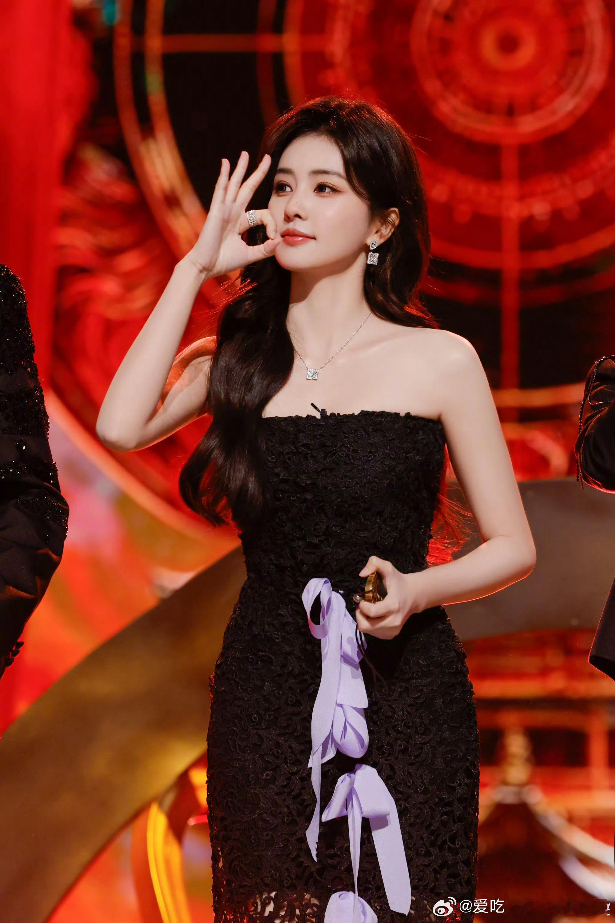 唐宫奇案之青雾风鸣 我的评分：白鹿你仔细看看我是谁“李大人，你仔细看看我是谁？”