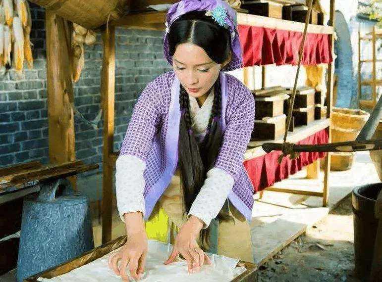 《“吃豆腐”背后的市井故事：为什么占女人便宜叫“吃豆腐”？》

生活里常听人说“