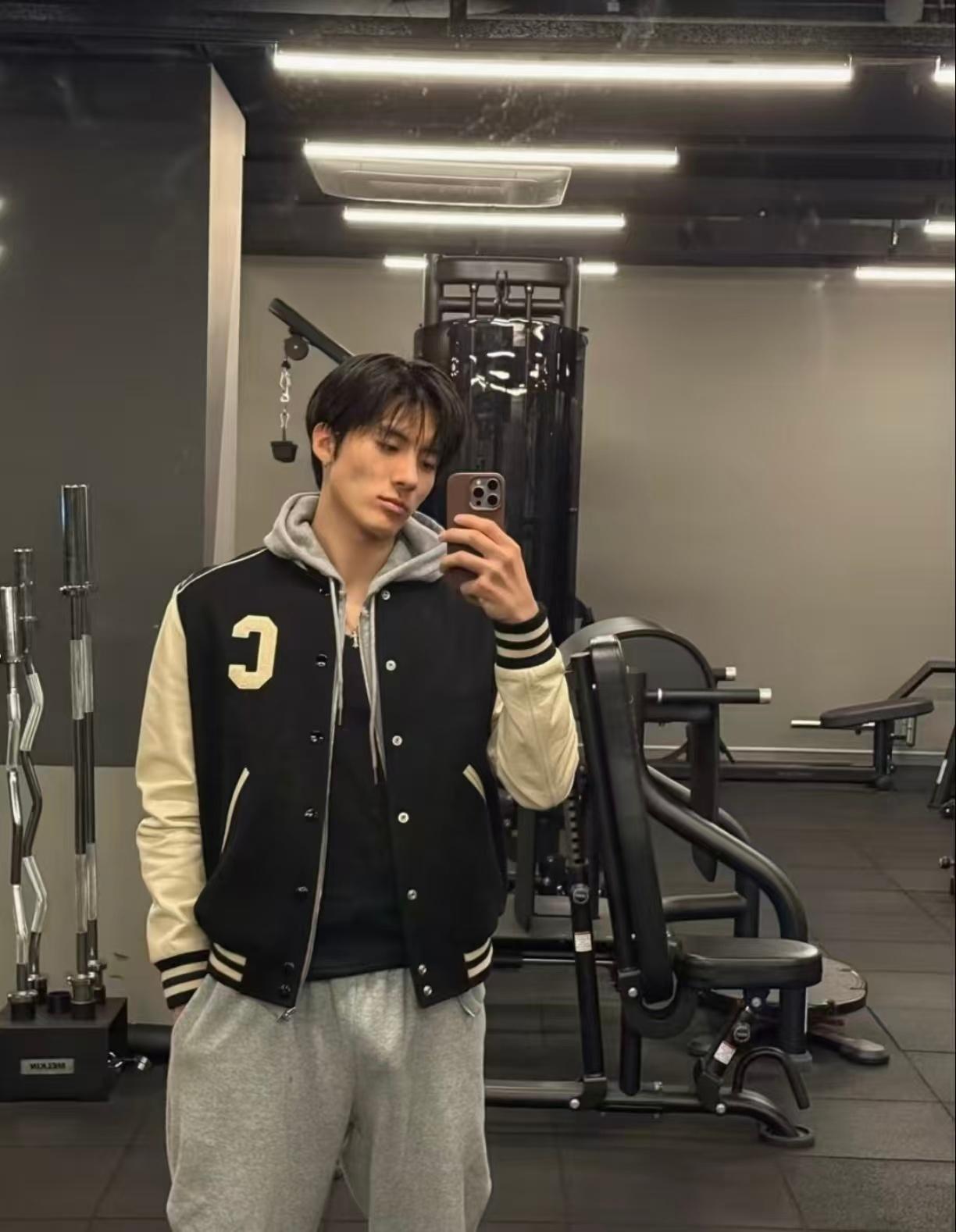 如何看待朴元彬自拍致敬孙英宰 这是和老公郑成灿吵架了吗？ 