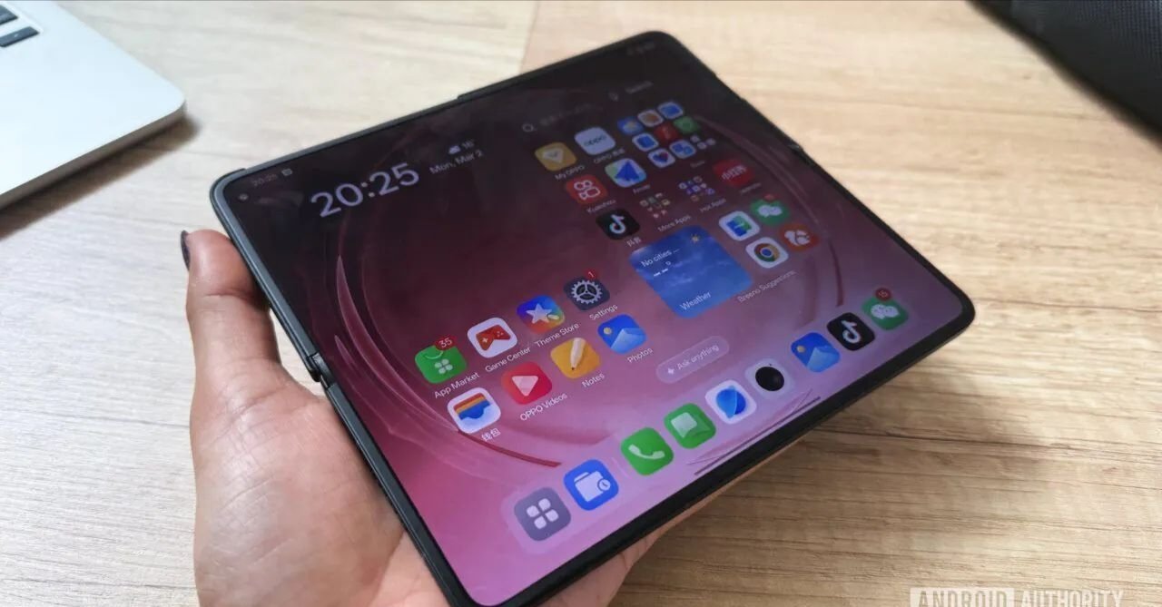 OPPO Find N6 亮相MWC2026 了，内屏折痕几乎消失不见，同时硬件