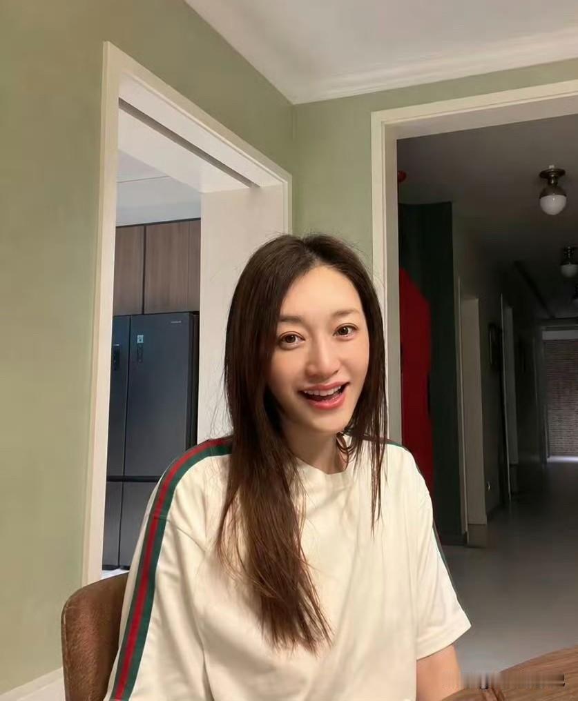 李小冉怎么还像一个少女