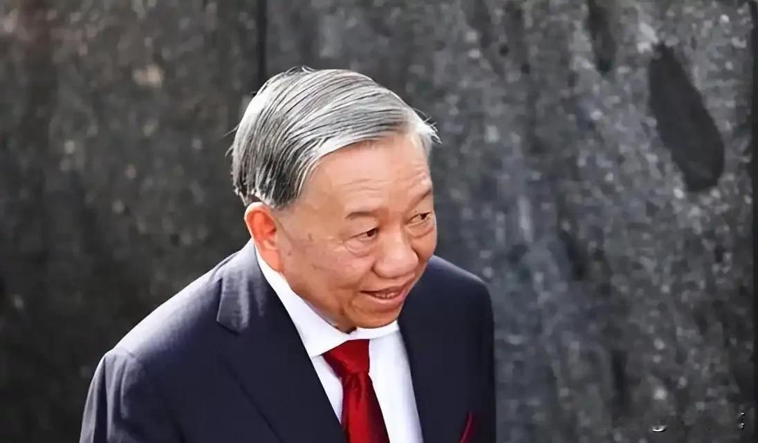 不知道越南现在后悔不后悔。

一切以实力为主，越南这帮白眼狼永远醒悟不了。

美
