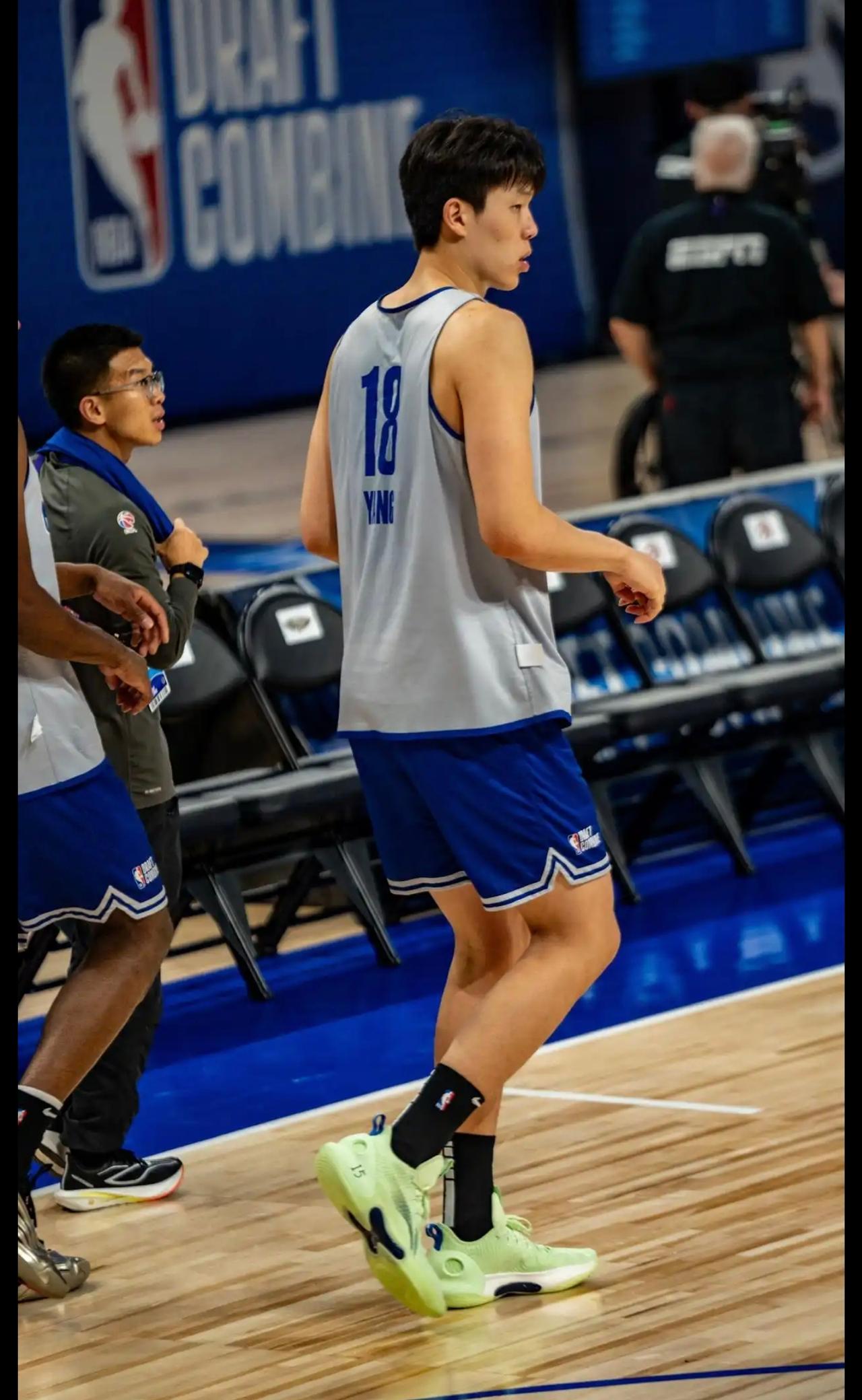 斯普利特真是假话能手。
乐福5分3板。12投中1，三分7中0都能有18分钟上场时