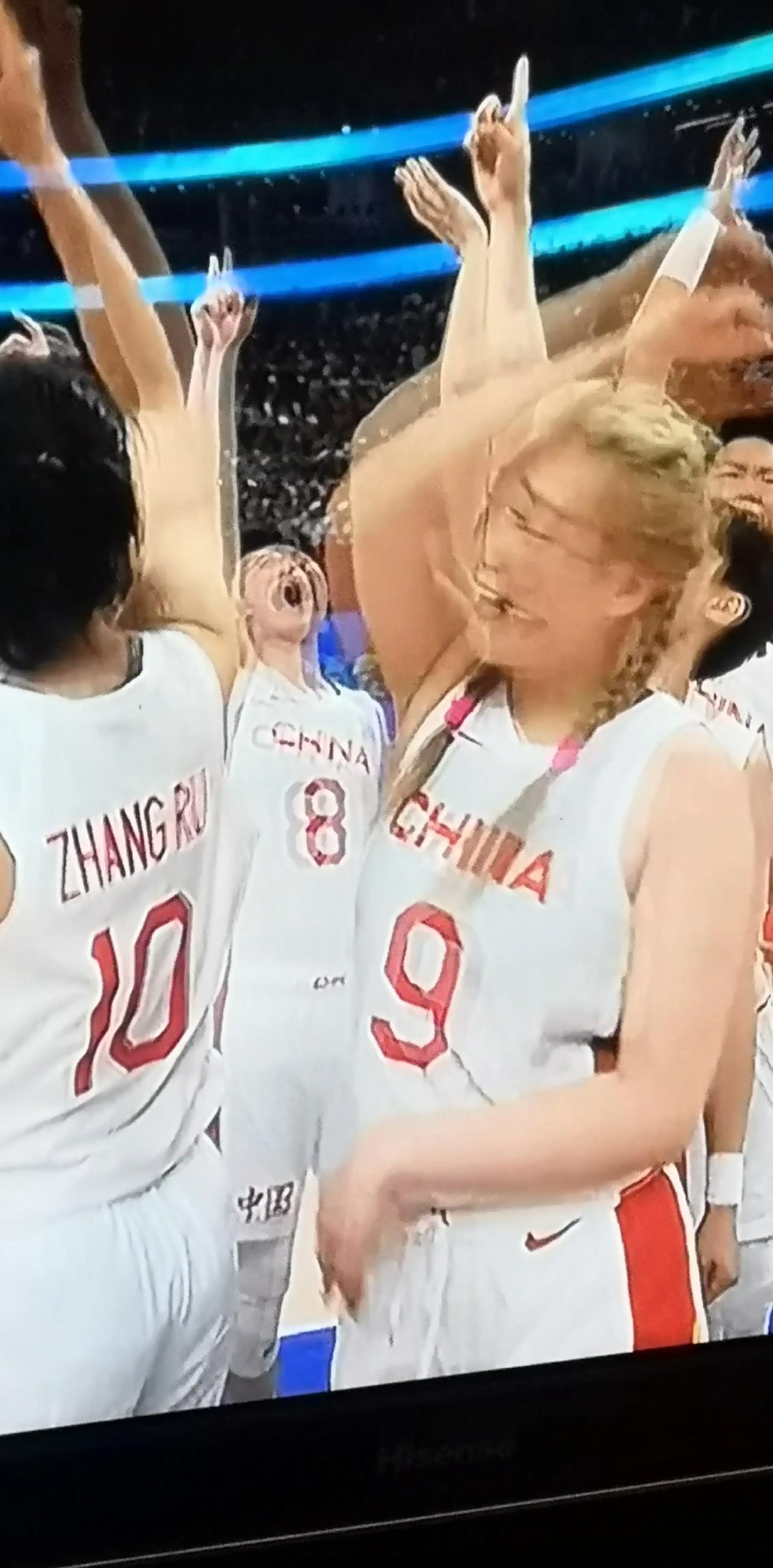 女篮74：72险胜日本夺得亚运会金牌。
        这枚金牌来之不易，，可以