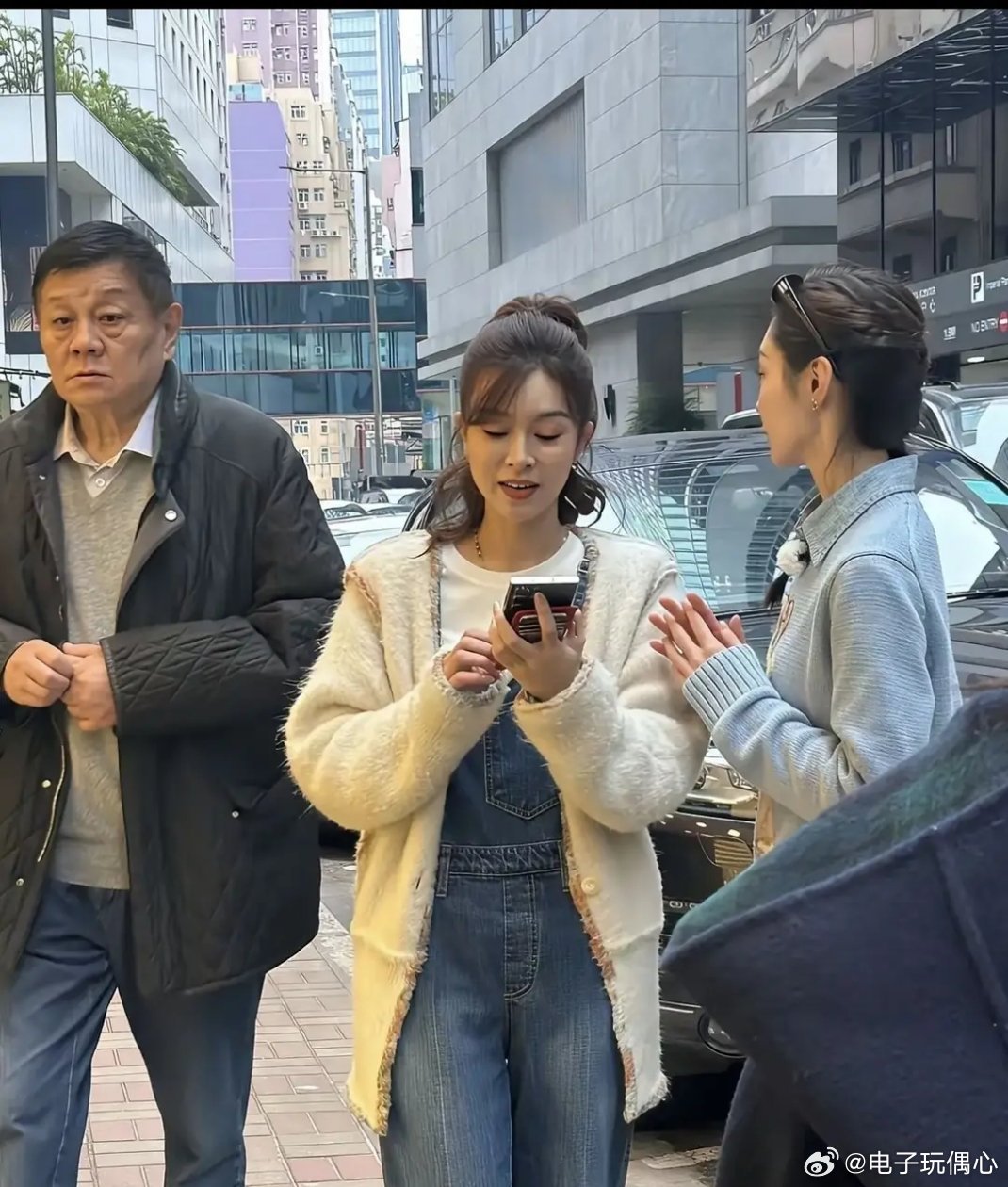 两人同框，才知道谁最漂亮 