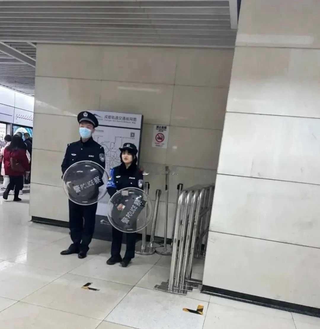 地铁里的保安，到底有没有用？ ​​​