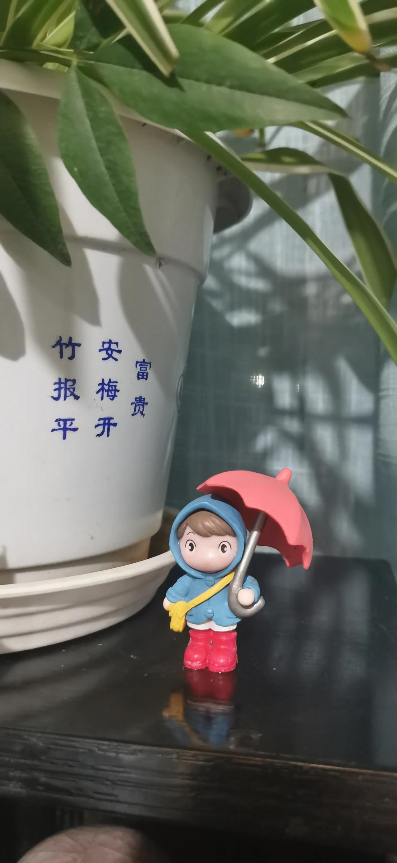 工资发了3472，朋友单位之前效益非常好，也说他们报销开始开始越来越困难，我感觉