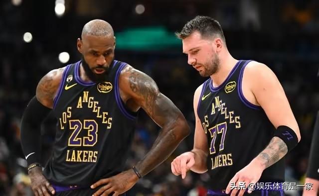 东契奇放弃绝杀传给詹姆斯引争议！名记：历史最佳终结者却没拿到球
昨日湖人109-