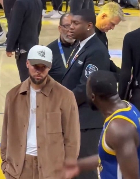 #格林辟谣库里受够自己# 格林回应“库里对自己厌烦表情”：“我看到了很多人的反应