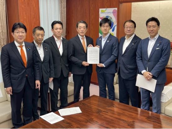 日方要求中方停种红公主柑橘，将赴华收集完整证据。
6月22日，爱媛县知事中村时广