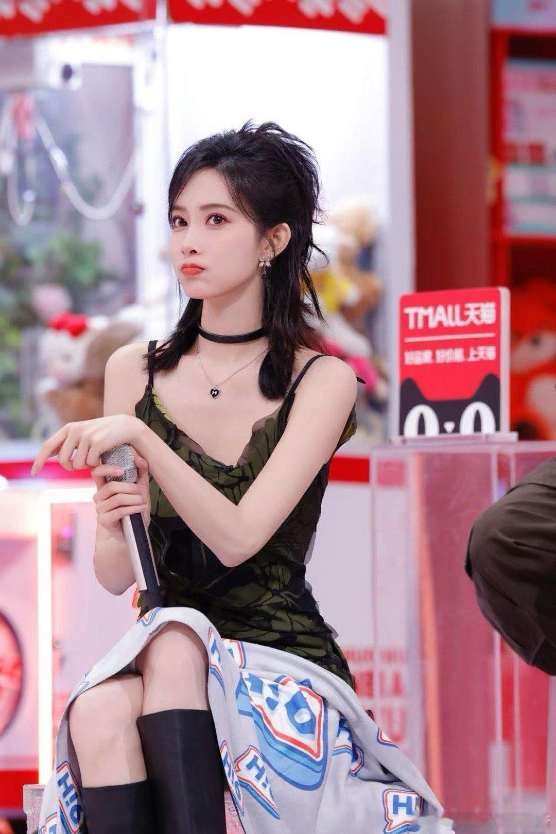 ♡ ·悦凯娱乐 ║  孟子义 · ♡    你好星期六 💜  九重紫     