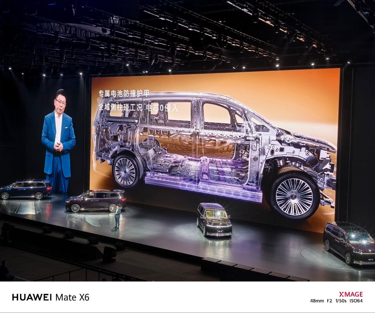 智界V9首发9大安全黑科技38.98万起，鸿蒙智行生态的首款MPV，智界V9上承
