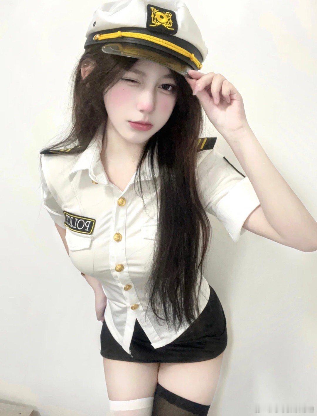 -  喜欢制服qq吗[羞嗒嗒] ​​​