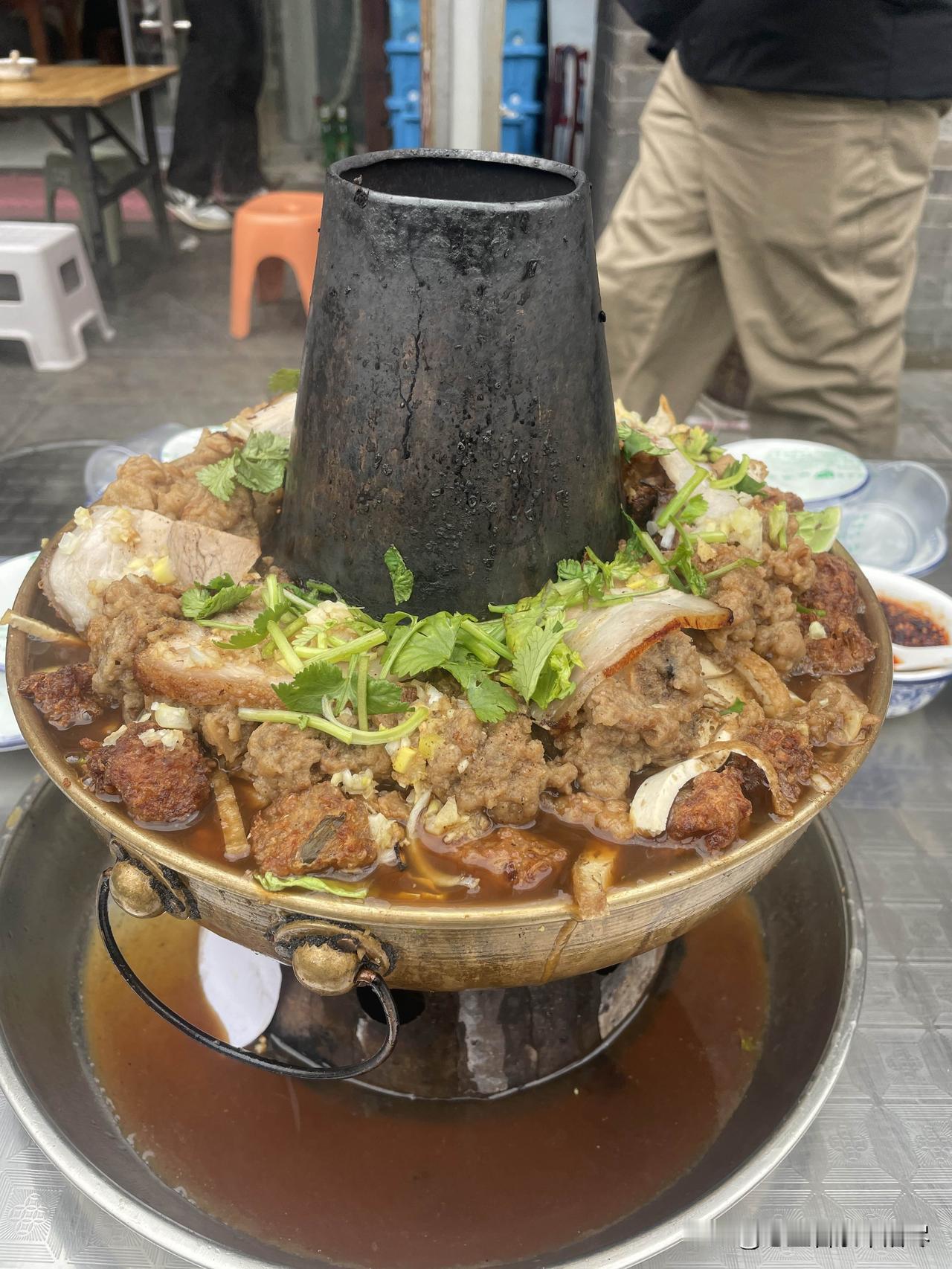 昨晚跟朋友在一起喝酒，没想到朋友酒后对我说的一些话，真是让我感慨万千！

已经半