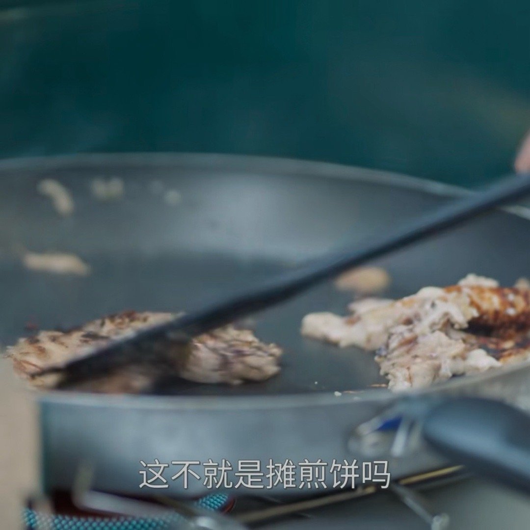 还是觉得很好笑 说得好像他很会摊煎饼一样王一博什么都会就是不会做饭